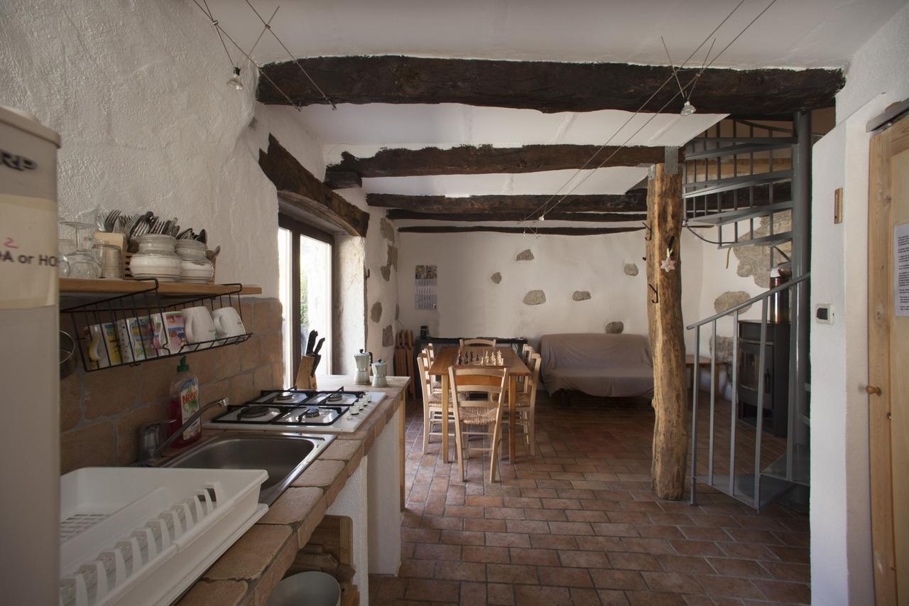 Hostel Xaxid Črni Kal Eksteriør bilde
